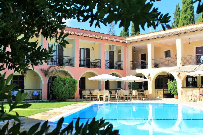 Annaliza Hotel Pyrgi (Corfu)